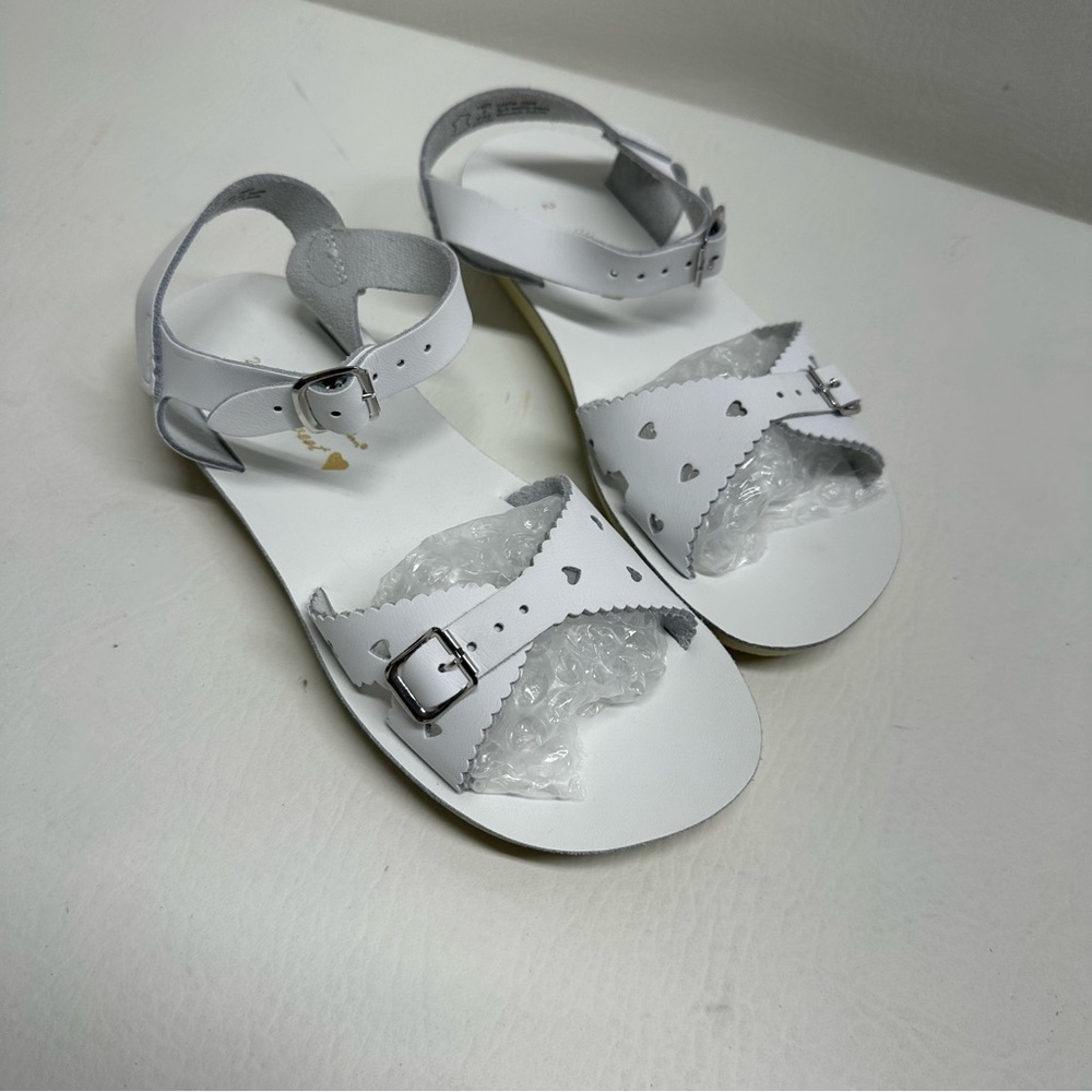 Salt water White Heart Kids Sandals size 2 NWOT